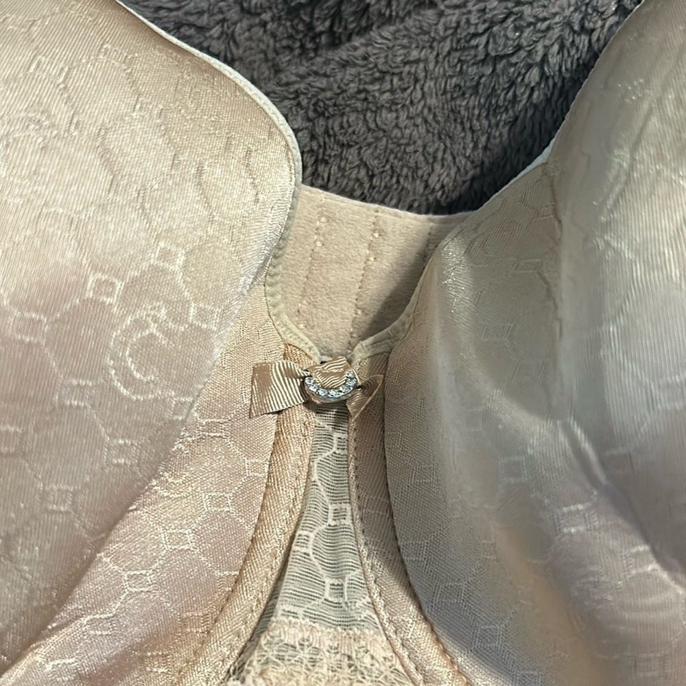 Chantelle Magnifique Minimizer Bra